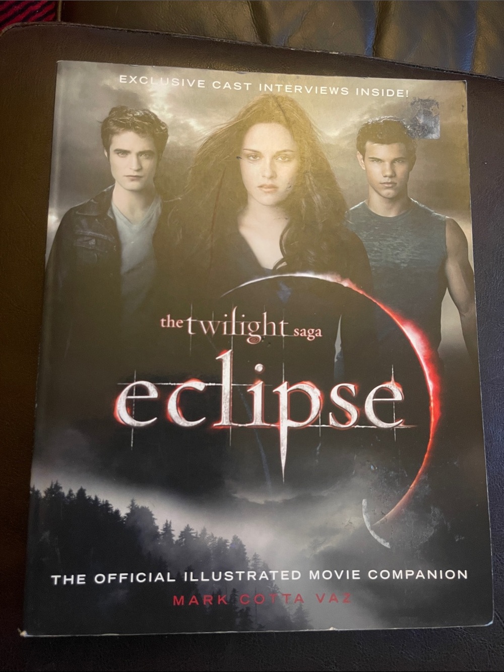 The Twilight Saga: Eclipse — Illustrated Movie Companion (Black/Red)